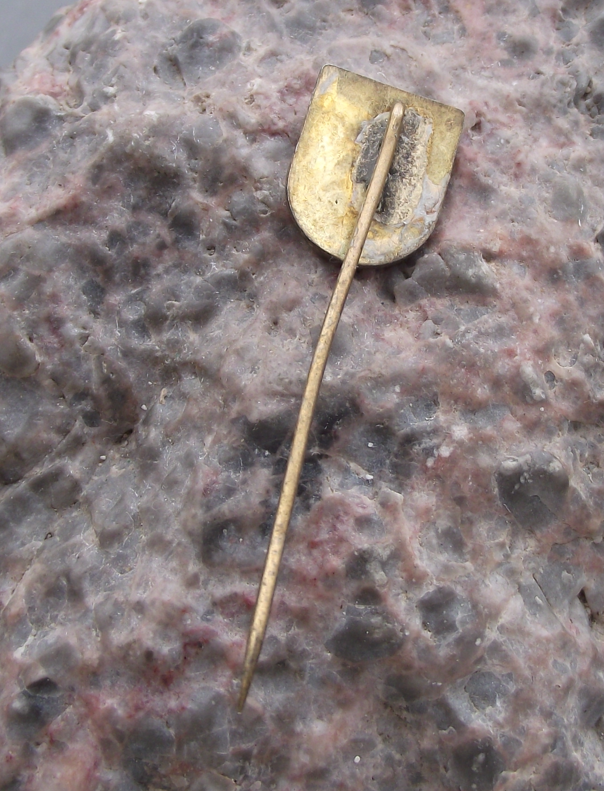 Vintage Leipzig East German DDR Coat of Arms Heraldic Crest Pin Badge - Badgecrazy