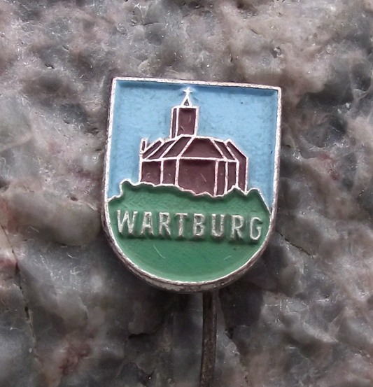 Vintage Wartburg East German DDR Castle Visitors Pin Badge - Badgecrazy