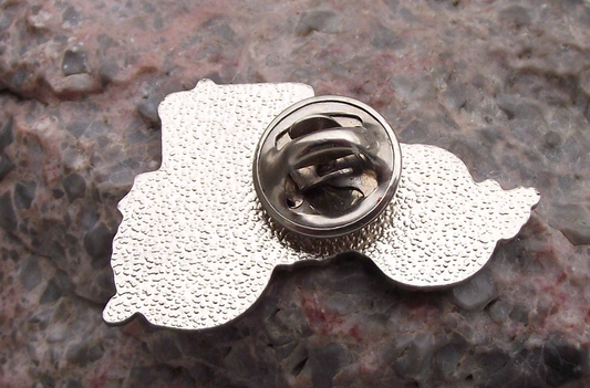 Claas Celtis German Agriculture Farming Tractor Pin Badge - Badgecrazy