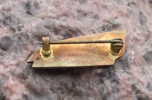 Vintage Velka Pardubice Czech Steeplechase Horse Racing Pin Badge - Badgecrazy