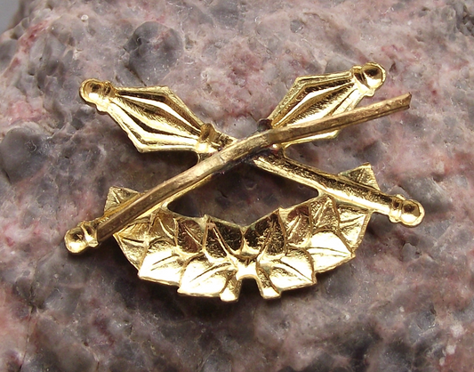Czechoslovakia Army CSLA Rank General Crossed Maces Leaves Shoulder Badge - Badgecrazy