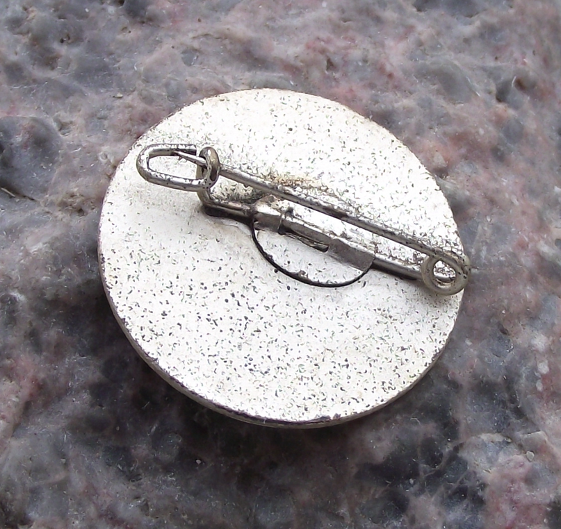 Vintage Schon Sandt German Die Cutting Presses Engineering Pin Badge - Badgecrazy