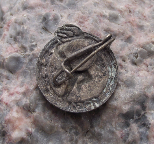 1961 Thalmann Pioneer East Germany Youth Athletics Runner Award Pin Badge - Badgecrazy