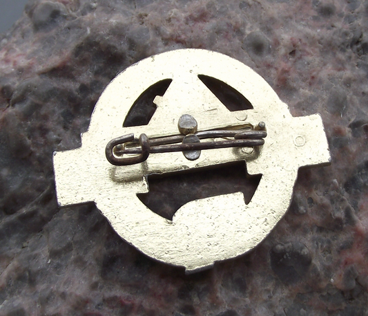 1969 FDJ Pioneer East German DDR Honourable Performance Award Pin Badge