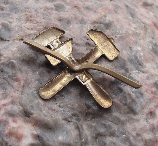 Czechoslovakia Army CSLA Uniform Insignia Technicians Badge