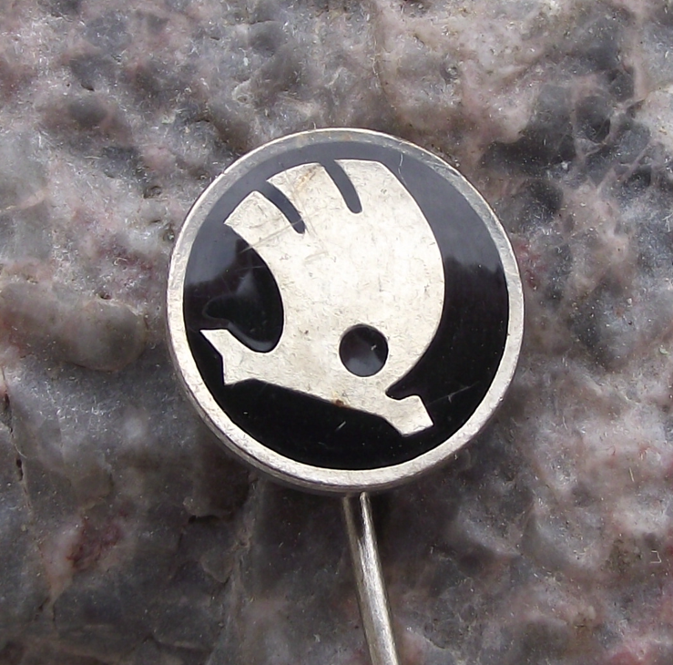 Large Skoda Autos Cars Automobile Factory Winged Arrow Logo Pin Badge