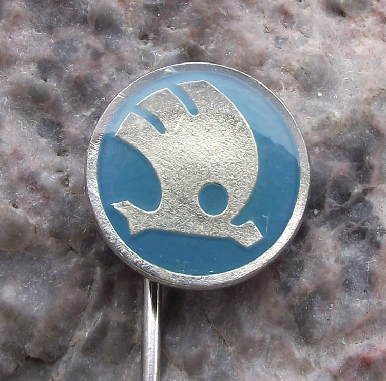 Large Skoda Autos Cars Automobile Factory Winged Arrow Logo Pin Badge