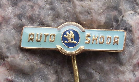 Vintage Auto Skoda Czechoslovakia Car Company Logo Pin Badge