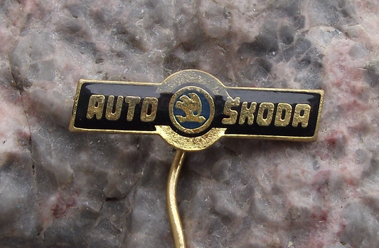 Vintage Auto Skoda Czechoslovakia Car Company Logo Pin Badge