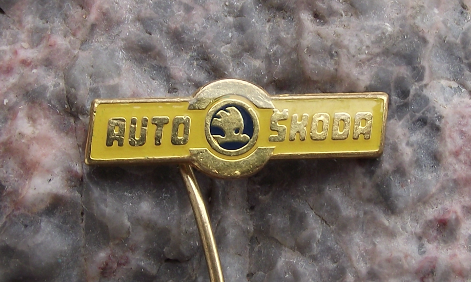Vintage Auto Skoda Czechoslovakia Car Company Logo Pin Badge