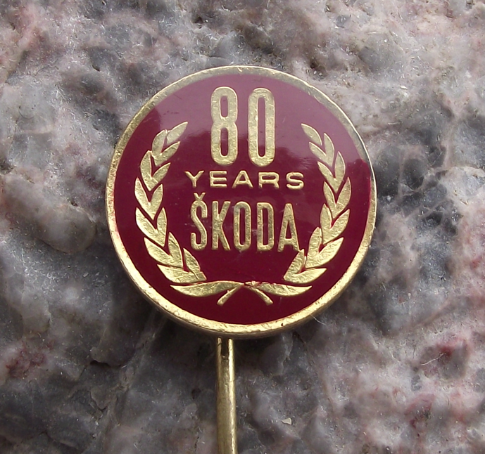 1974 Skoda Car Company 80th Anniversary Laurel Leaves Pin Badge