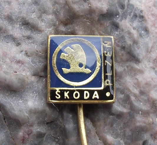 Vintage Skoda Car Company Plzen Pilsen Factory Advertising Pin Badge