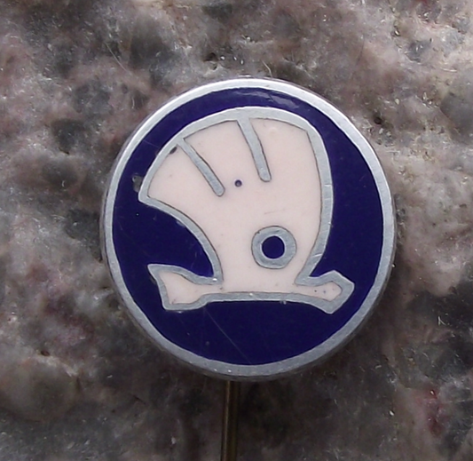 1950's Skoda Autos Cars Automobile Factory Winged Arrow Logo Pin Badge