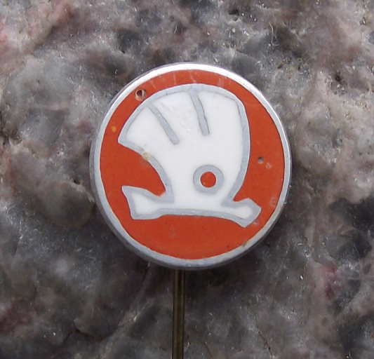 1950's Skoda Autos Cars Automobile Factory Winged Arrow Logo Pin Badge