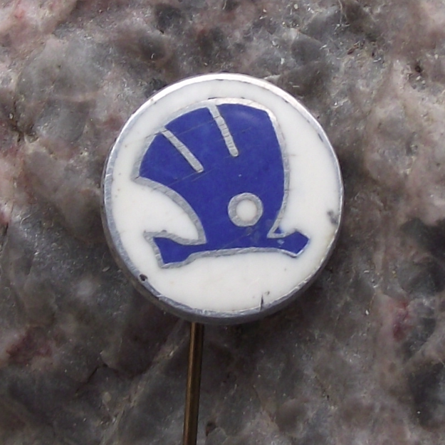 1950's Skoda Autos Cars Automobile Factory Winged Arrow Logo Pin Badge