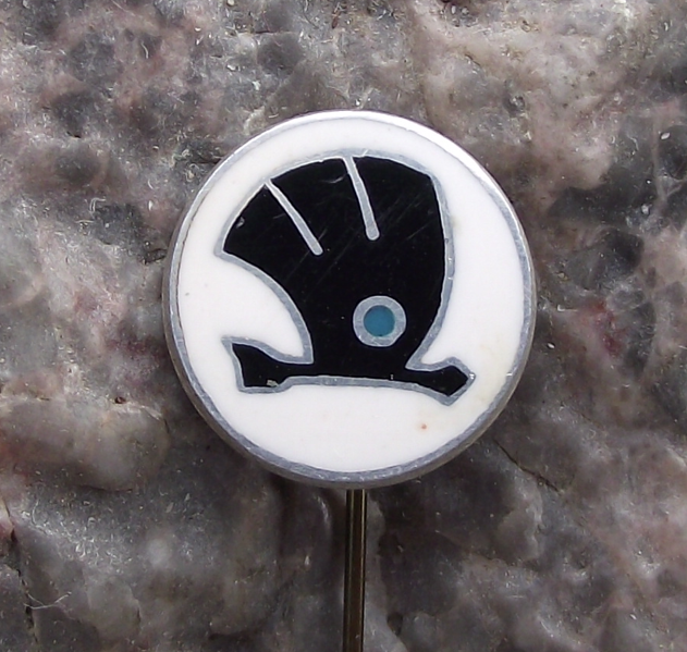 1950's Skoda Autos Cars Automobile Factory Winged Arrow Logo Pin Badge