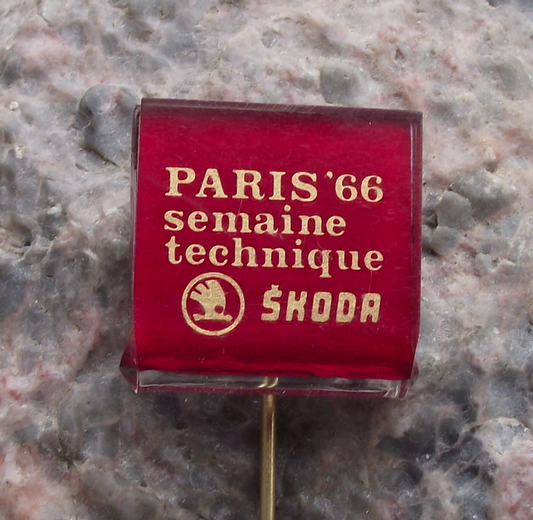 1966 Skoda Paris France Semaine Technique Technical Show Exhibition Pin Badge