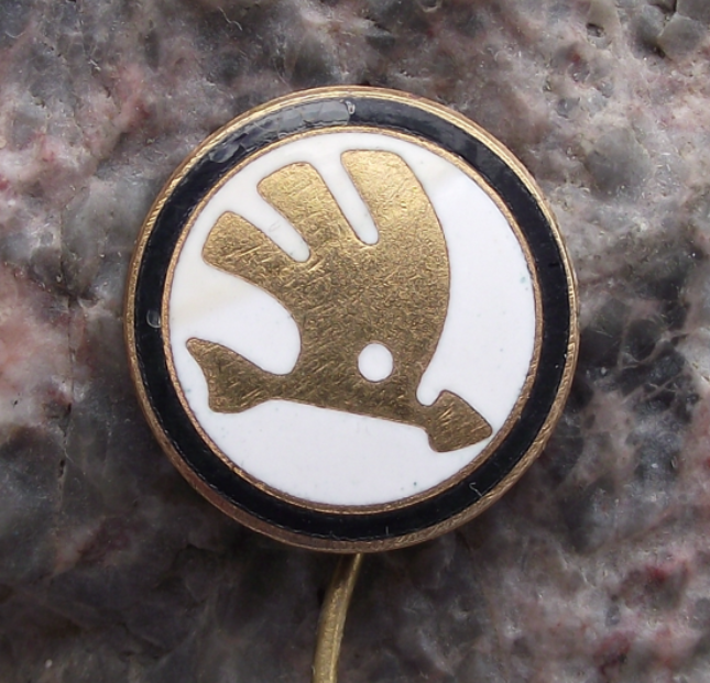 Large Vintage Skoda Autos Cars Automobile Factory Winged Arrow Pin Badge