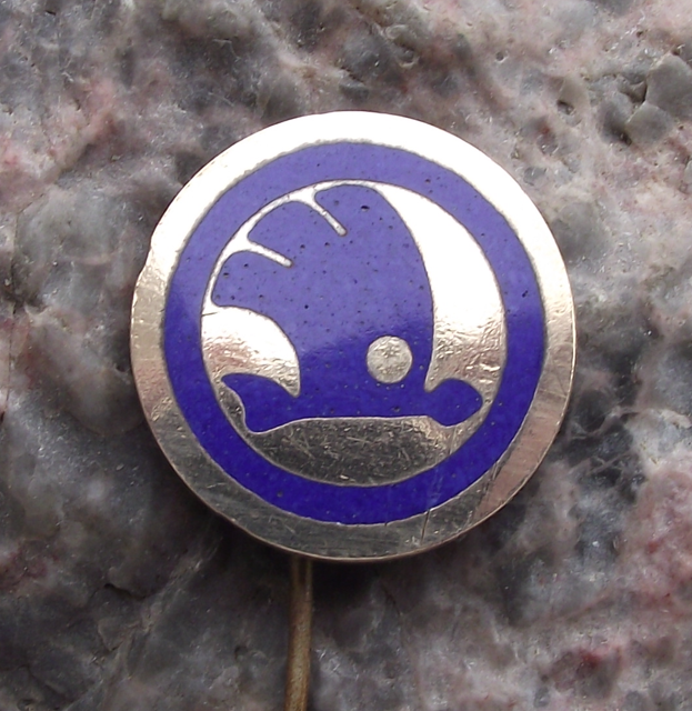 Large Vintage Skoda Autos Cars Automobile Factory Winged Arrow Pin Badge