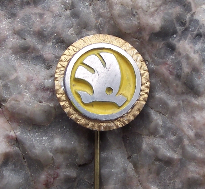 1950's Skoda Autos Cars Automobile Factory Winged Arrow Wheel Pin Badge