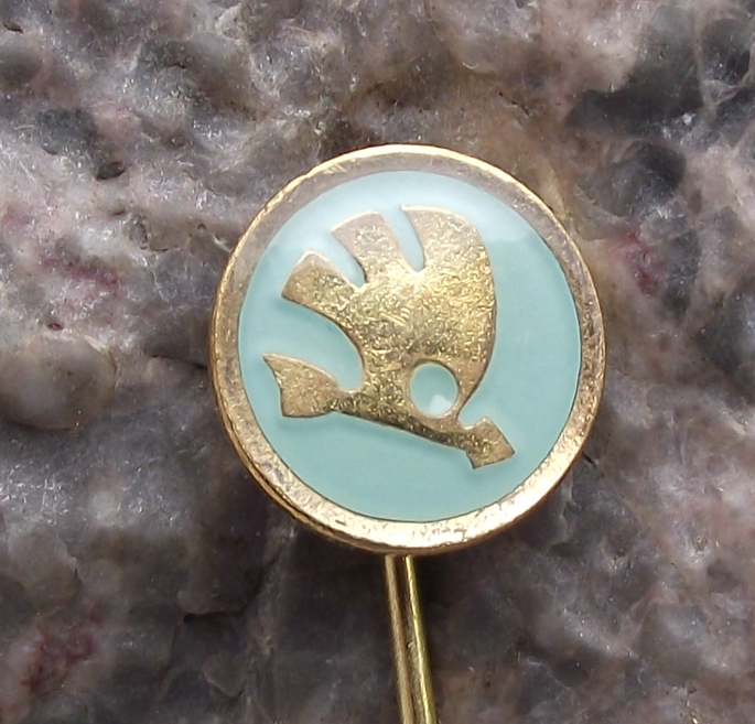 Vintage 1970's Skoda Autos Cars Automobile Factory Winged Arrow Pin Badge