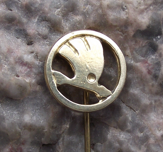Vintage Skoda Autos Cars Automobile Factory Winged Arrow Outline Pin Badge