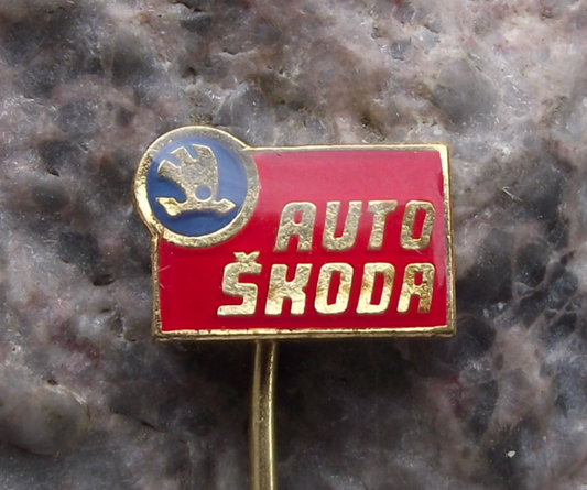 Vintage Skoda Auto Czech Car Advertising Pin Badge
