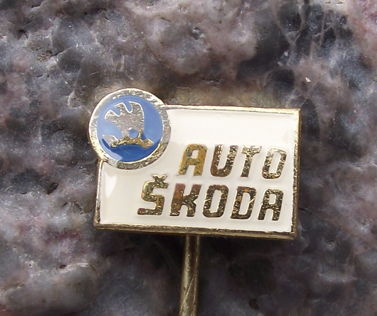 Vintage Skoda Auto Czech Car Advertising Pin Badge