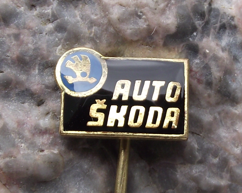 Vintage Skoda Auto Czech Car Advertising Pin Badge