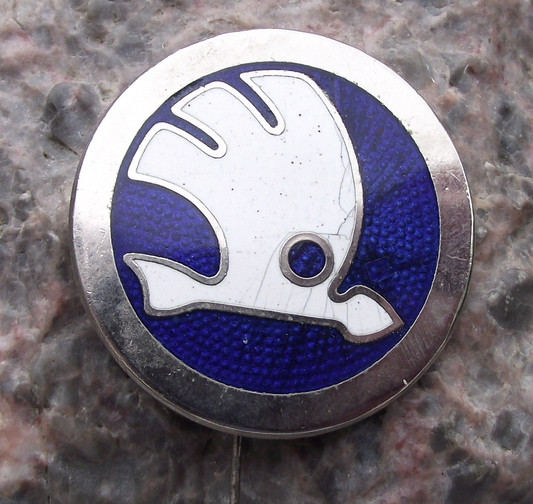 Original Skoda Autos Cars Automobile Factory Winged Arrow Pin Badge
