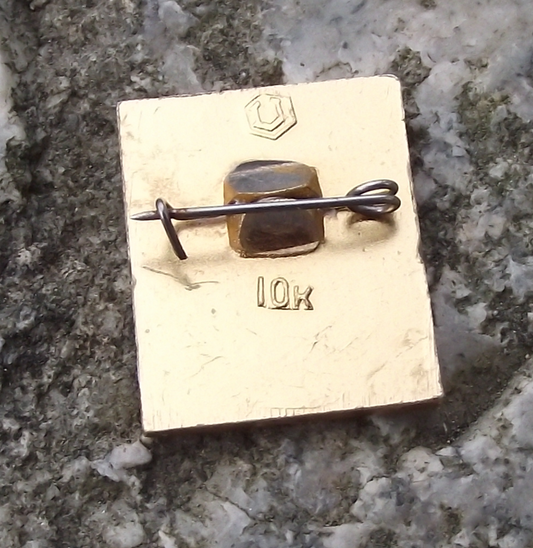 1972 Anniversary October Bolshevik Revolution Hammer Sickle 55 Pin Badge - Badgecrazy