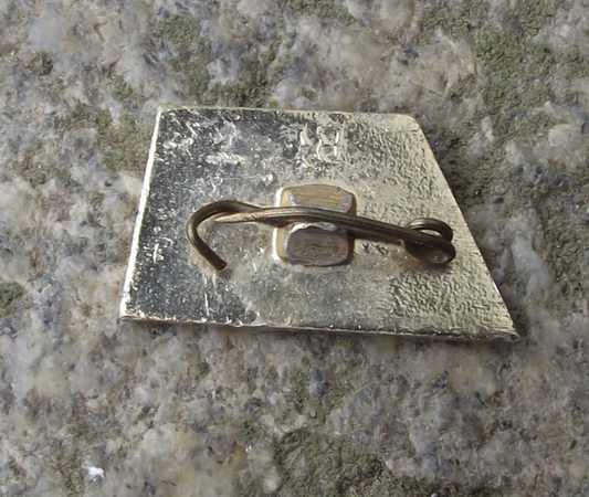 1967 Bolshevik Russian Revolution 50th Anniversary October Cursive Pin Badge - Badgecrazy