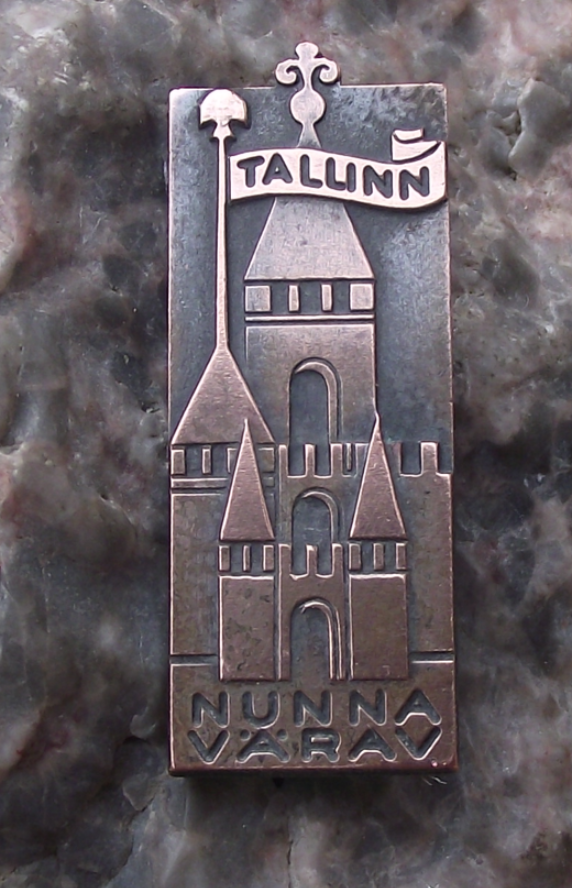 Vintage Estonia Tallinn City Sauna Nun's Gate Nunnavarav Pin Badge