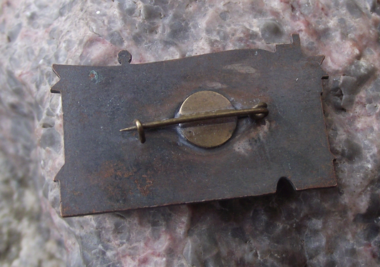 Vintage Estonia Vana Tallinn 1154 City Formation Pin Badge - Badgecrazy