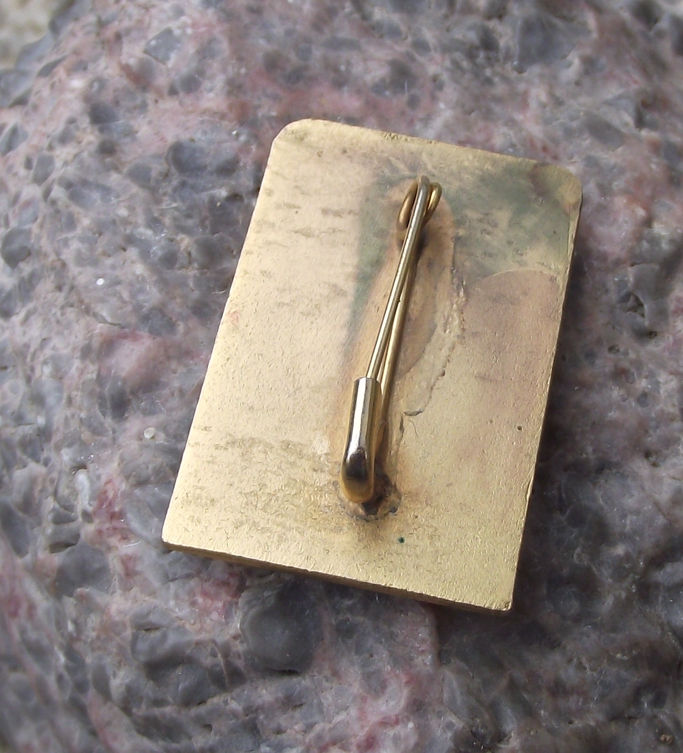 Vintage Cuba Department National Tourism Cuban Revolution INIT Pin Badge