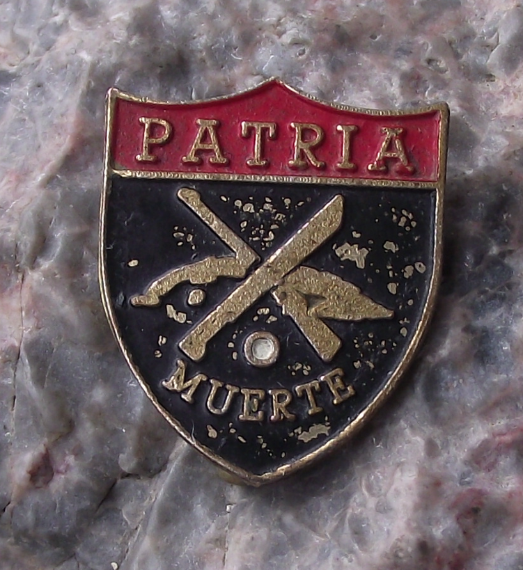 Vintage Cuba Revolution Crossed Machetes Patria O Muerte Pin Badge