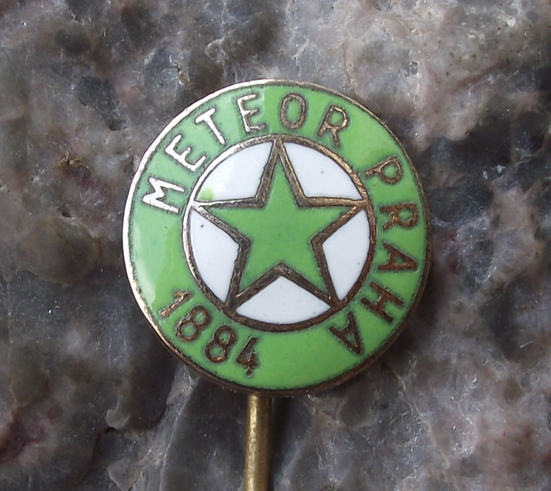 Vintage Old Meteor Praha 1884 Football Club Prague Green Star Pin Badge