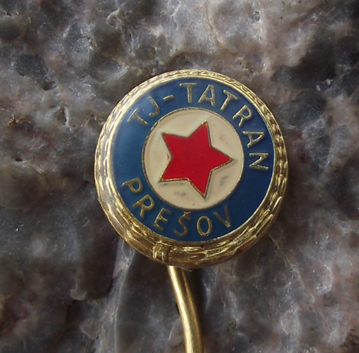 Vintage TJ Tatran Presov Football Club Red Star Pin Badge