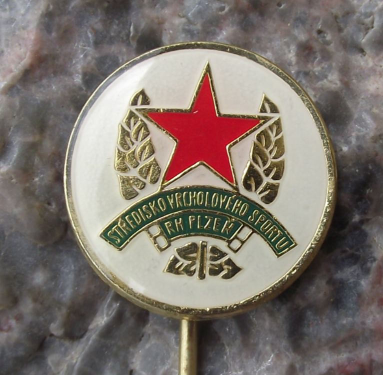 Vintage Ruda Hvezda SK Rapid Plzen Red Star Football Club Pin Badge