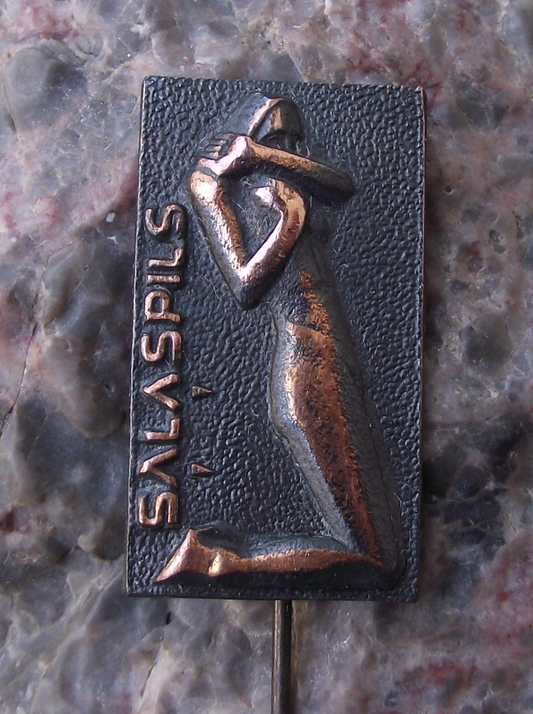 Vintage Latvia Salaspils World War 2 Memorial Work Camp Kneeling Pin Badge