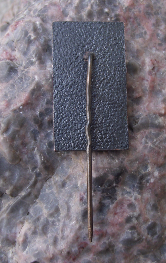 Vintage Latvia Salaspils World War 2 Memorial Work Camp Kneeling Pin Badge