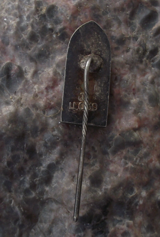 Vintage Haapsalu White Lady Ghost Baltic Legend Estonia Pin Badge - Badgecrazy