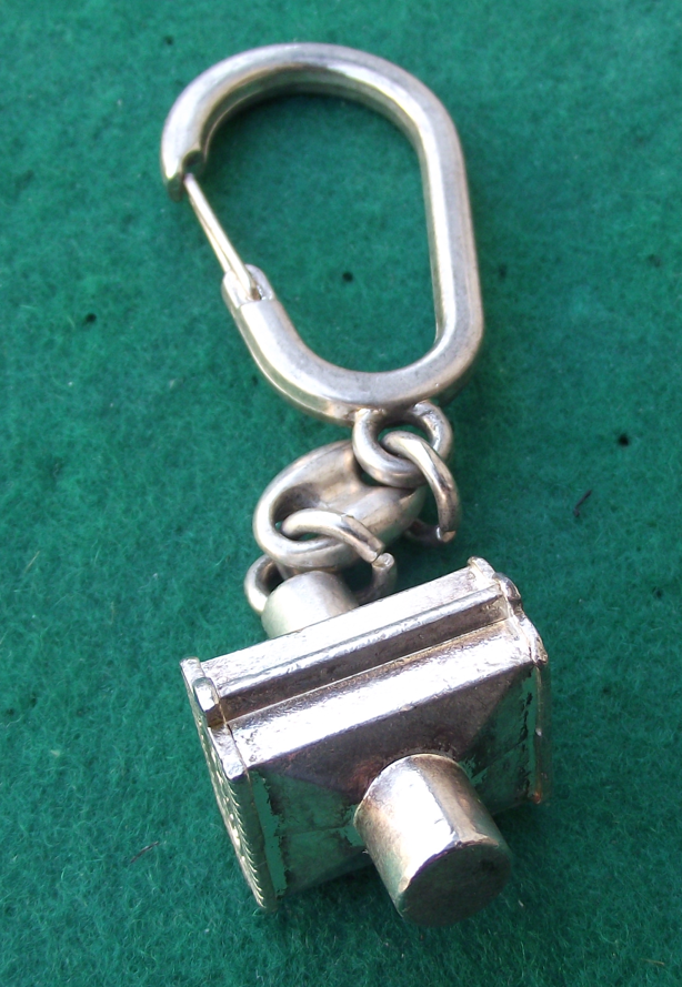 Vintage Pall Filtration Products American Engineering Keychain Keyring