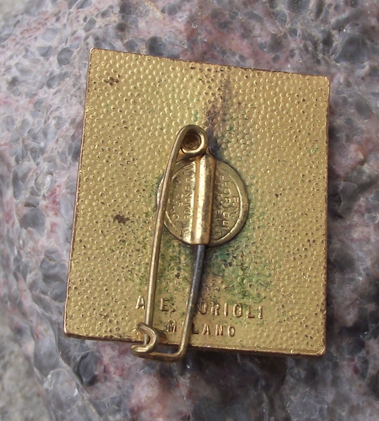 Vintage Fiere Del Levante Bari Red Sailed Ship Italian Trade Fair Exhibition Pin Badge - Badgecrazy