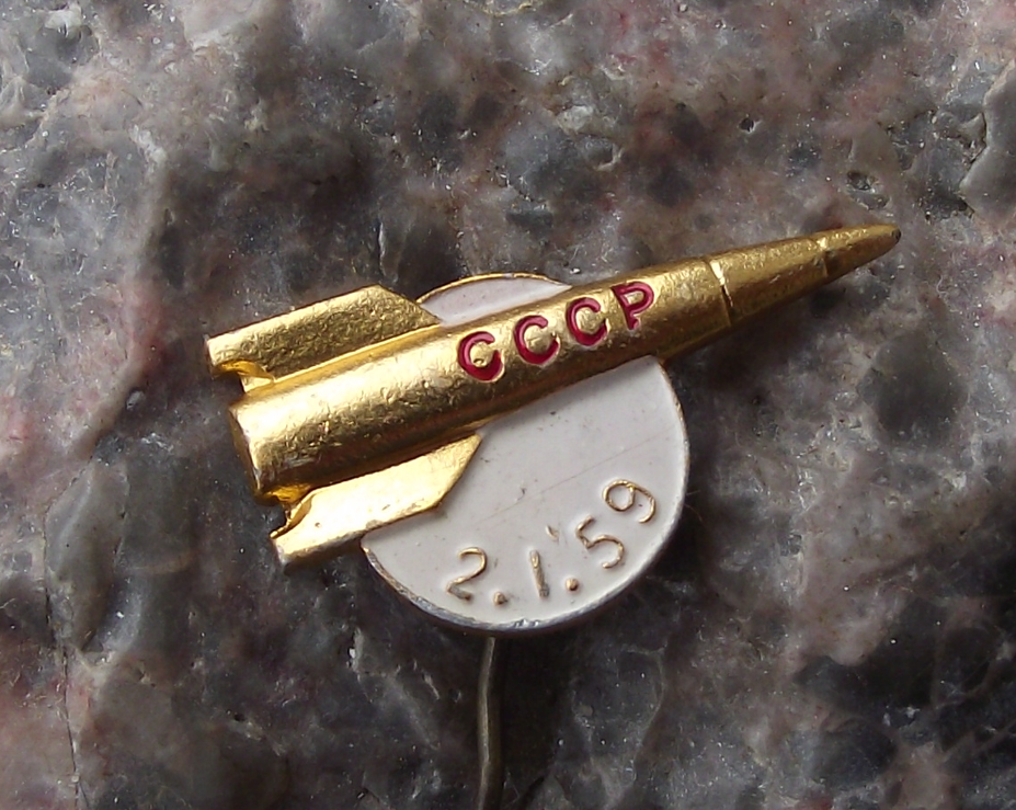1959 Luna Lunik 1 Moon Lunar Surface Probe Jules Verne Space Rocket Pin Badge