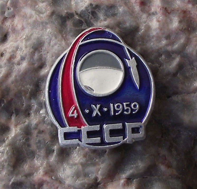 1959 Luna Lunik 3 First Photographs of Dark Side of Moon Space Rocket Pin Badge