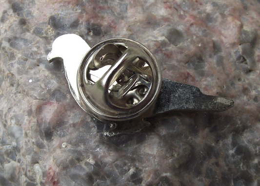 European Turtle Dove Threatened Dove Pigeon Species Garden Bird Pin Badge - Badgecrazy