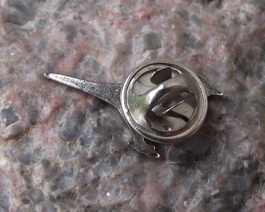 Western White Wagtail Garden Meadow Bird Pin Badge - Badgecrazy