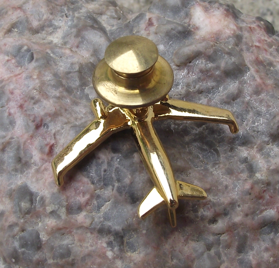 Golden Colour Boeing 757 Passenger Aircraft Tie Pin Badge - Badgecrazy