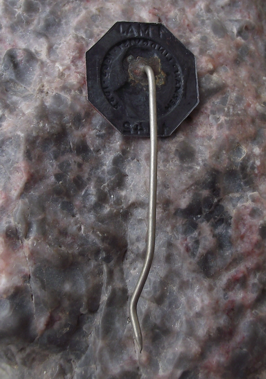 1942 Sweden Swedish May 1st Labor Day Herman Lindqvist Mayday Pin Badge - Badgecrazy